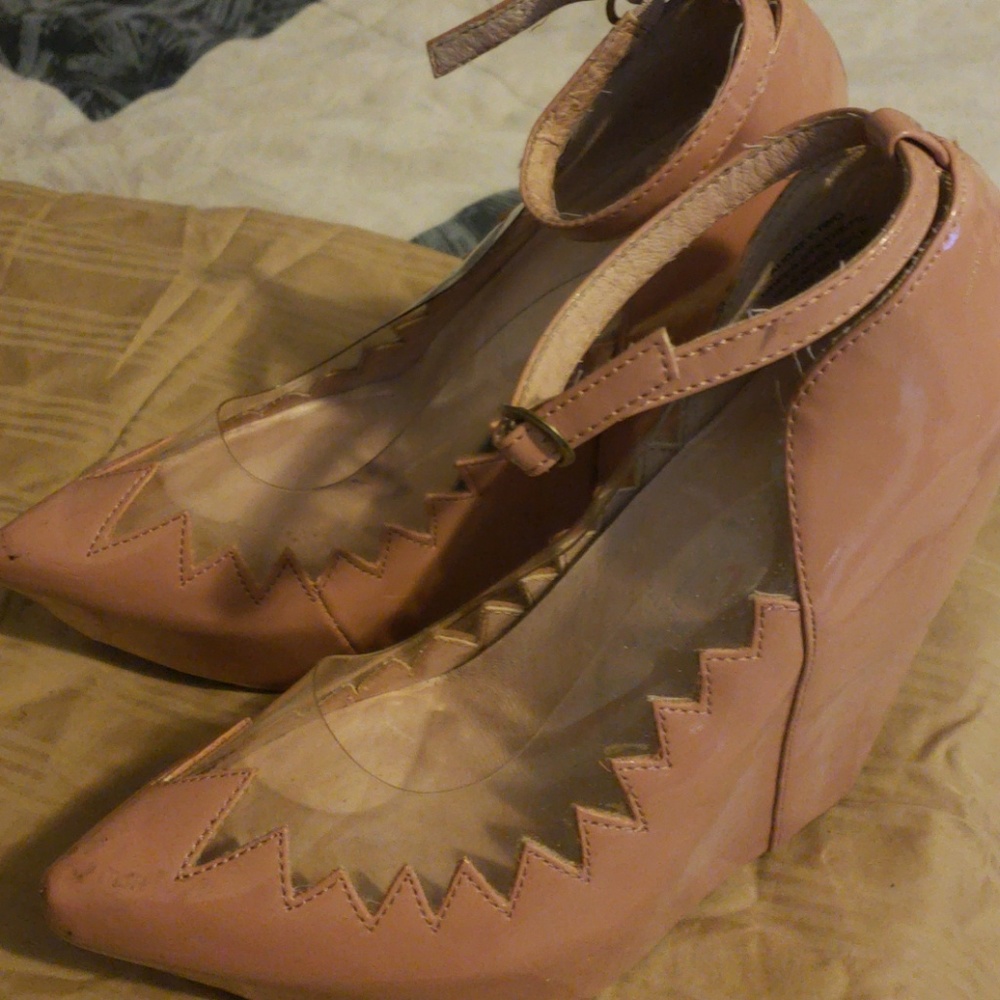 Edgy Wedges